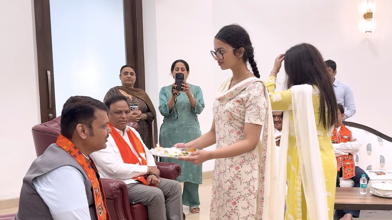 Mahayuti | कुटुंबाचा पाठिंबा, महाविजयाचा जल्लोष! | मुंबई | 