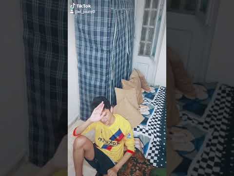 فيديو بعنوان اقلع الجزمه