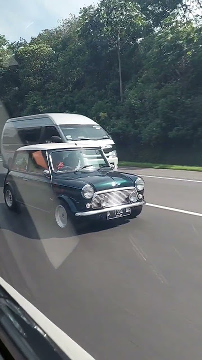 Mini Cooper Tahun Berapa Nih⁉️Antik Banget😍 Tol Cipularang Terlewati