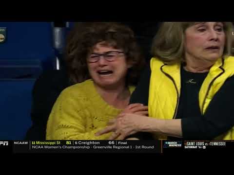 Spencer Lee’s mom breaks glasses Matt Ramos pins Spencer Lee NCAA Wrestling Semifinals 3/17/23