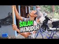 Salah menuduh orang komedi