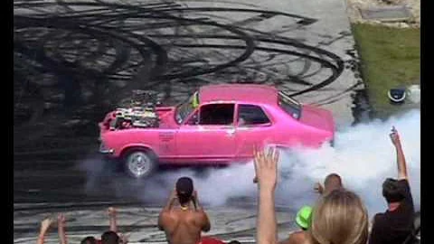 SUPERNATS 2005 - BLOWN V8 PINK TORANA (FRONT/BACK) BURNOUT