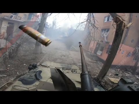 Последние боевые действия в Украине. Ситуация в Рубежном, работа БМП-3, вертолетов и другой техники.