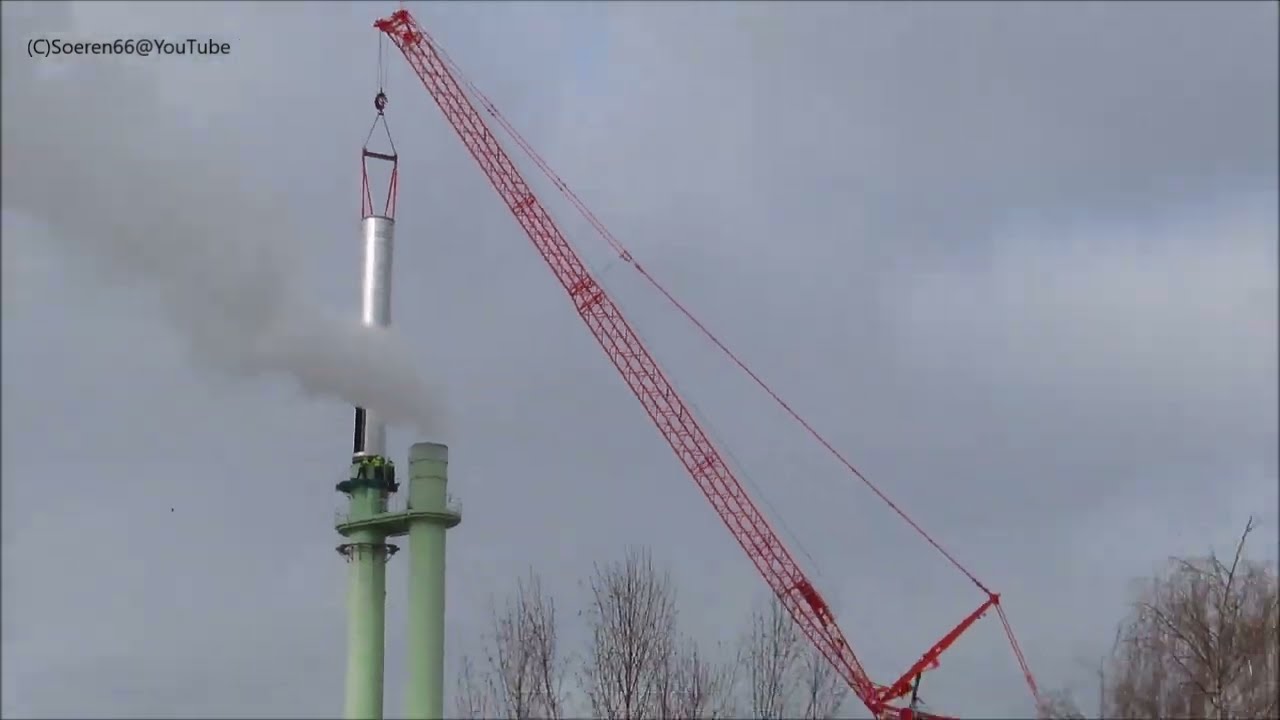 KRANDIENST SCHULZ - LIEBHERR LTM 1650-8.1 beim Einbau eines Rauchgaszugs