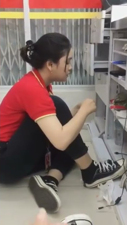 Joget santuy tiktok viral mbak alpamart
