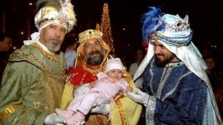 Три короля разбрасывают конфеты по улицам! Испания