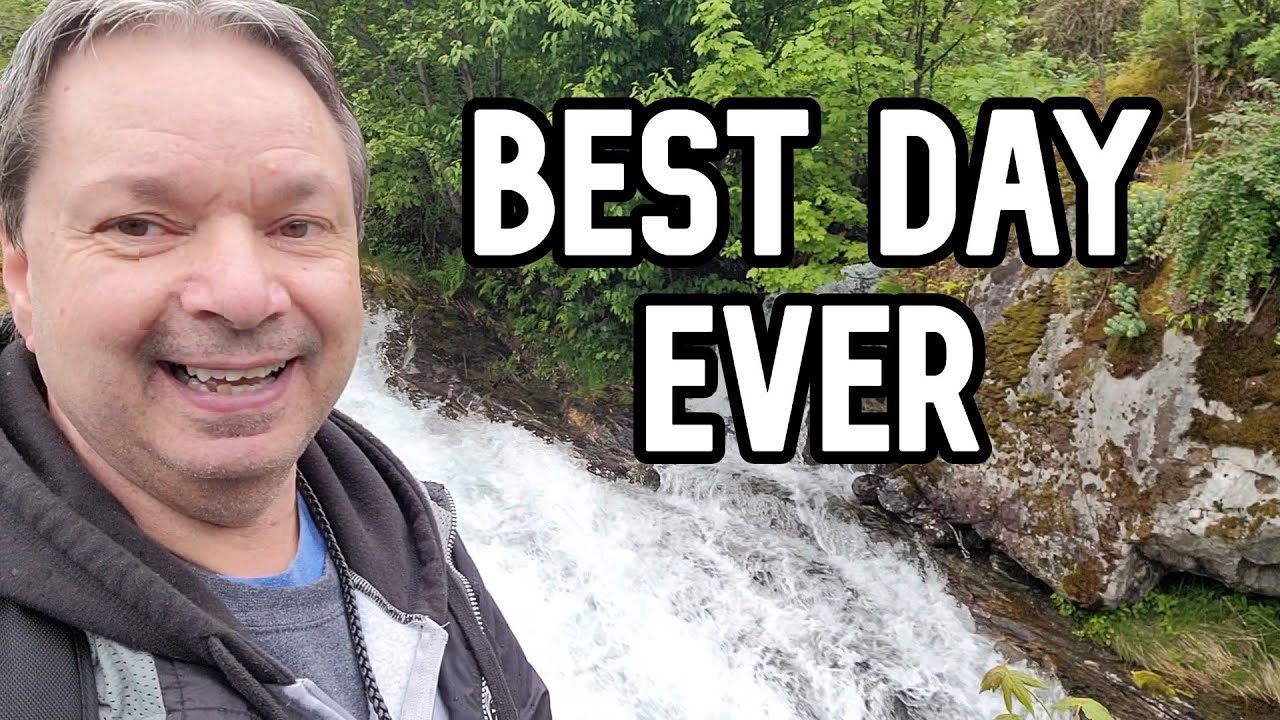 I'M HAVING THE BEST DAY EVER HIKING IN NORWAY