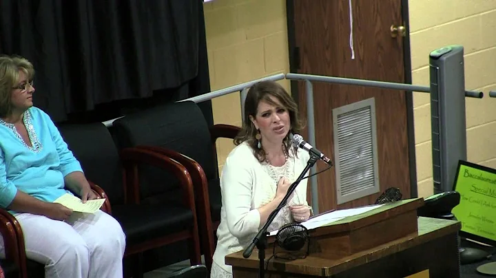 Jennifer Weems sings at 2014 Peabody Baccalaureate
