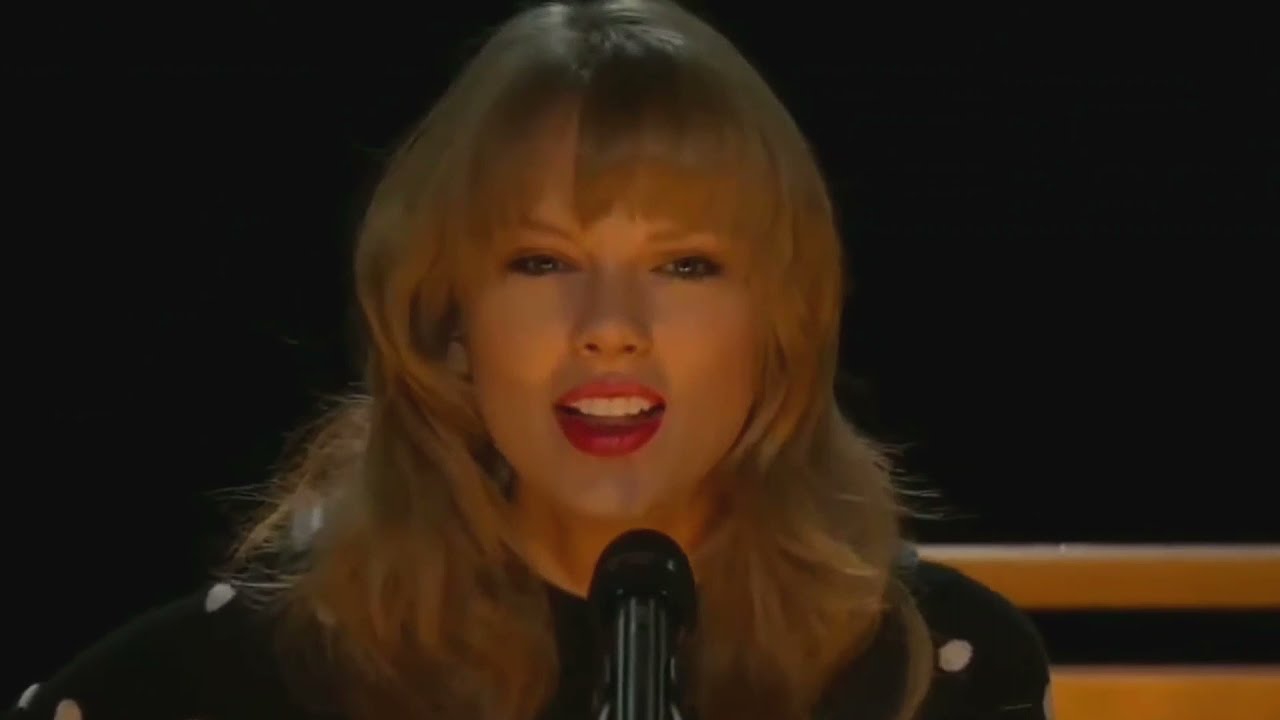 Tonton Taylor Swift - Red (Rehearsal from CMA Awards 2013) ft. Alison Krauss & Vince Gill di YouTube Tonton Taylor Swift - Red (Rehearsal from CMA Awards 2013) ft. Alison Krauss & Vince Gill di YouTube
