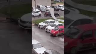 A massive hurricane ripped through Ekaterinburg, Russia screenshot 4