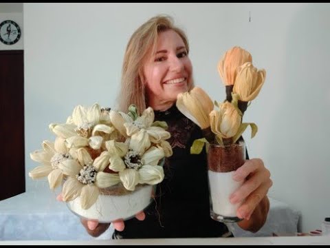 Vídeo: Você deve tirar flores de palha?