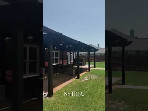All-Brick Pool Home for Sale in Savannah, GA | No HOA on Over Half an Acre