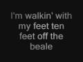 Walkin in Memphis - Cher (w/lyrics)