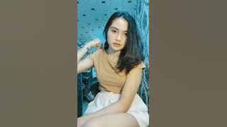 duduk manis depan hape video call live bigo