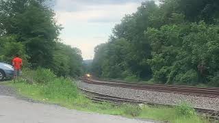 CSX Q032 CSX 3401 ET44AH with a mid DPU CSX Q032 CSX 3401 ET44AH with a mid DPU