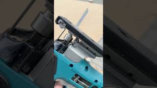 Zaag als een baas met de Makita DJV180Z decoupeerzaag: strak, snel en zonder gedoe! 💪 #makita #zaag