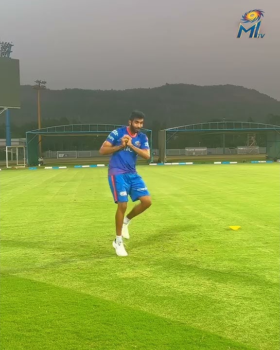 Catching practice with Arjun, Jaydev & Bumrah | Mumbai Indians