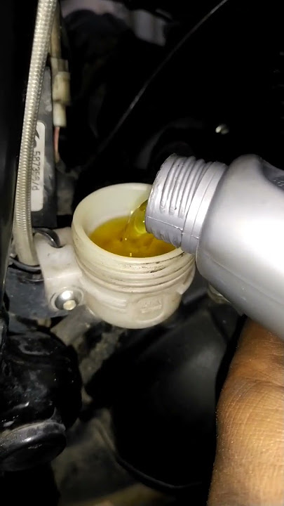 What is DOT 4 LV Brake Fluid? • Cars Simplified #Shorts 