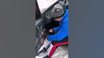 Решил поставить новые динамики