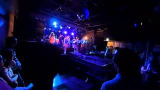 Download Lagu (Cover) #1 dressed up to the nines / paris match MP3