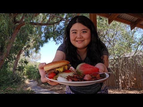I will make you lunch (Cheese beef hamburger, bacon, prawn, cucumber pickle, watermelon)