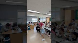 선생님 잘때 번호 따는법은?ㅋ#춤추는곰돌 #춤추는곰돌의랜덤댄스 #dance #kpop #music #댄스 #fyp #afstarz #67 #학교 #six #seven #번호따기