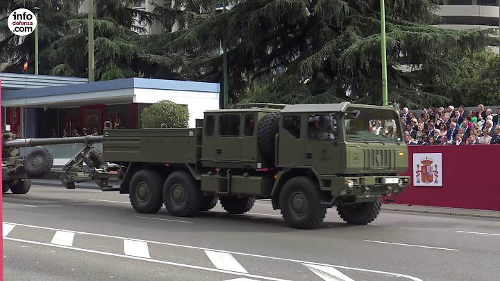 El desfile del 12 de octubre contó con 3.500 efectivos, 100 vehículos y 76 aeronaves