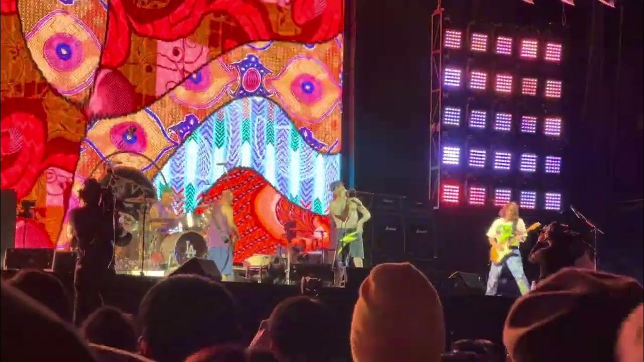 Red Hot Chili Peppers "Give It Away" (Tokyo Dome 20230219) YouTube