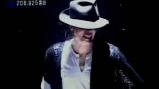 Video thumbnail of "Michael Jackson-Billie Jean (robot dance)"