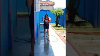 Tomando Banho De Mangueira Na Escola Sjjsjsjs