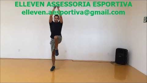 Agachamento lateral com desenvolvimento halter