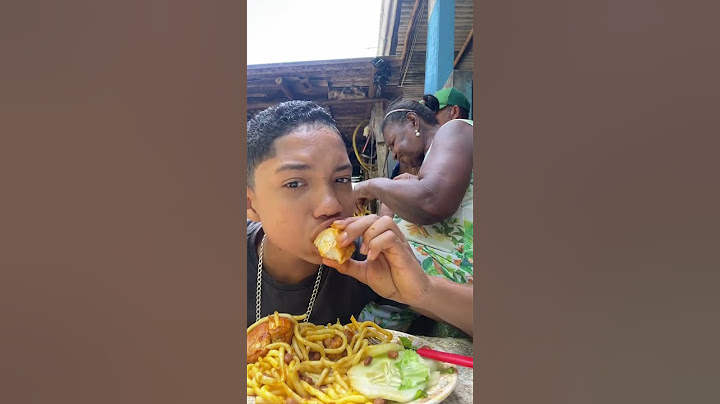 Comendo o melhor macarrão do mundo