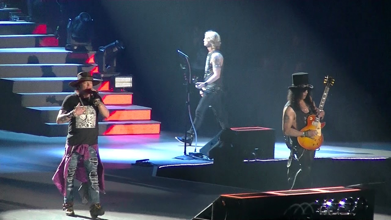 GUNS N' ROSES - SLASH GUITAR SOLO - THE FORUM 11-25-2017 