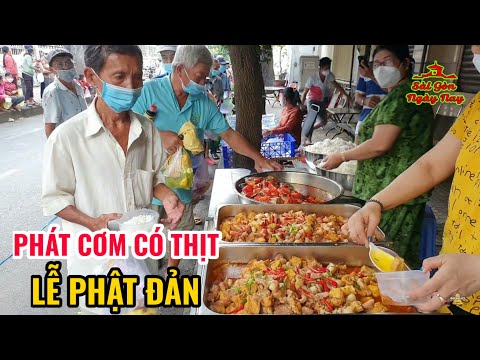Video Phát CƠM CÓ THỊT giúp người nghèo cô Phung Truong... - youtube