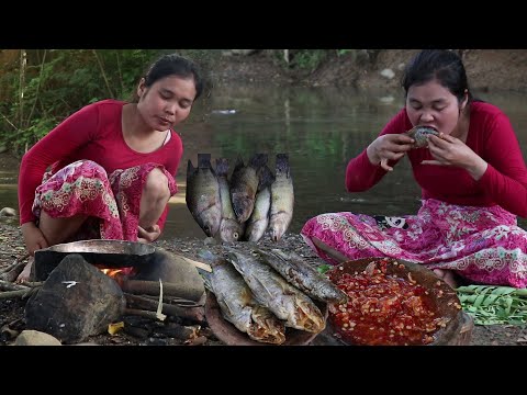 Cooking fish with peppers for eat delicious near river - Survival Skills Cooking #36