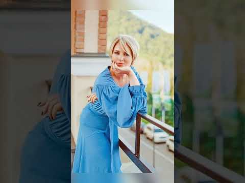 С ТРУДОМ УЗНАТЬ! Вот как выглядит 50-летняя Елена Ксенофонтова на самом деле... #Shorts