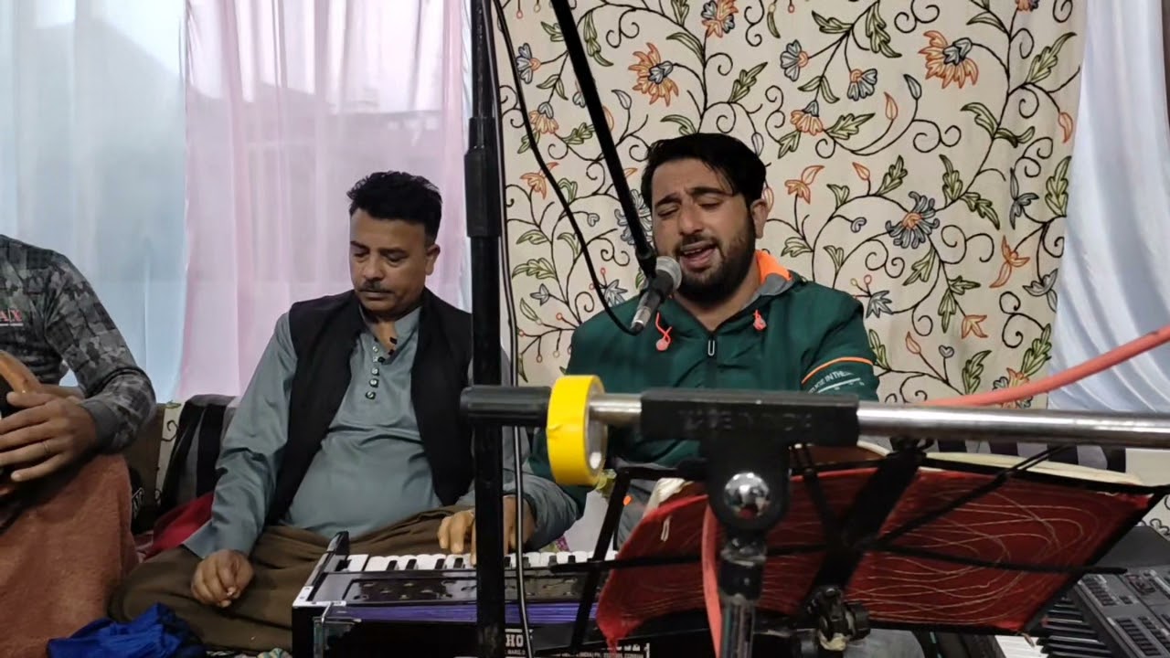 KASHMIRI WEDDING SONG BY ALTAF HUSSAIN BOUZEE VASEYE KYA KORNUM ZALEIUM YARENEI👑👑👑