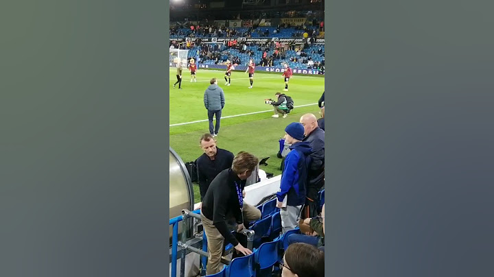 Gary Rowett at Elland Road, they don't show clips like this on Sky !! #leedsunited #football #leeds