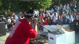 Kid Capri spinning 45's at crotona park "Tools of war" part 4/9