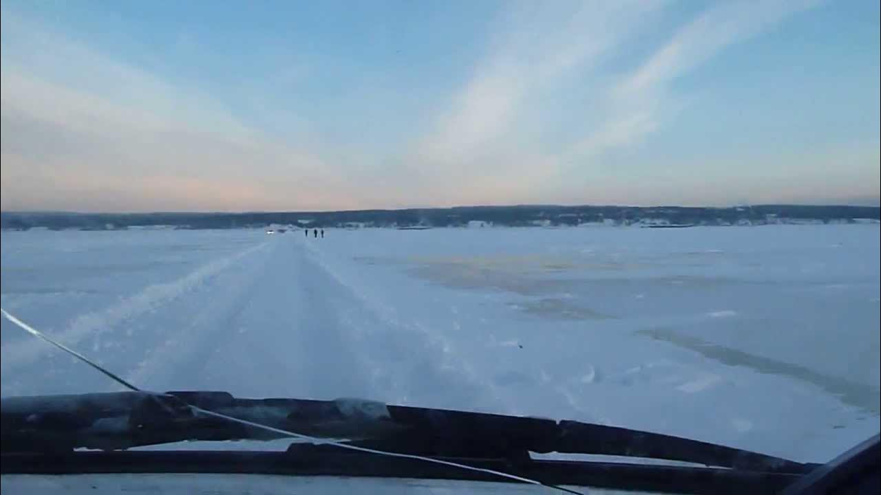 ледовая переправа колпашево. переправа через перегребное. зимник через обь. берега оби салехард. зимник андра приобье 2021.