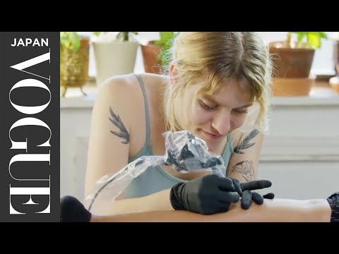 歳の女の子が人生初のタトゥーに挑戦 Never Tried Vogue Japan Youtube 歳の女の子が人生初のタトゥーに挑戦 Never Tried Vogue Japan Youtube