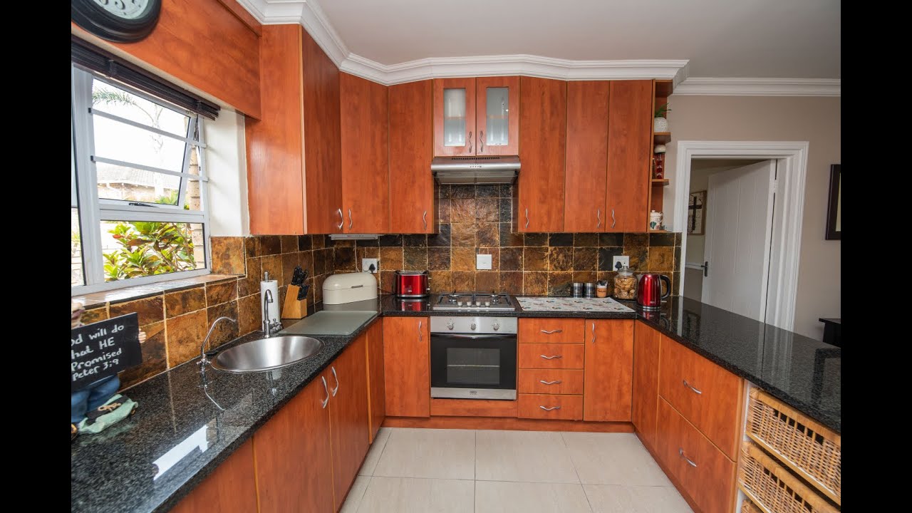 Beverley Grove, Port Elizabeth Sharnay Scribante, Just Property YouTube