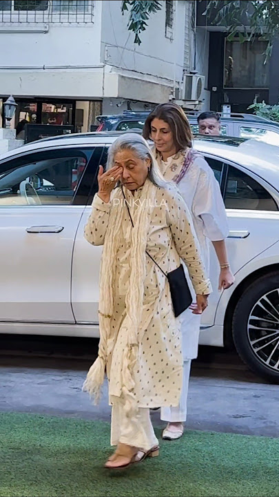 Jaya Bachchan & Shweta Bachchan Arrive For Rono Mukherjee's PRAYER MEET | #shorts #bollywood