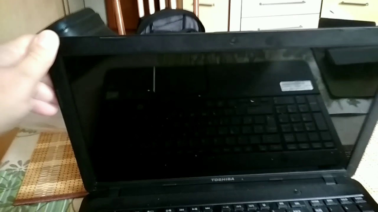 Асер черный экран. Ноутбук горит. Почему ноутбук не включается черный экран и черточка. Ноутбук не включается черный экран индикаторы горят.