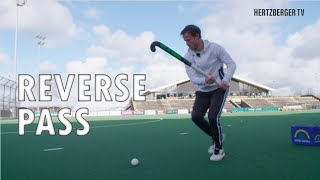 How to hit the reverse pass | Hertzberger TV | Field hockey tutorial screenshot 4