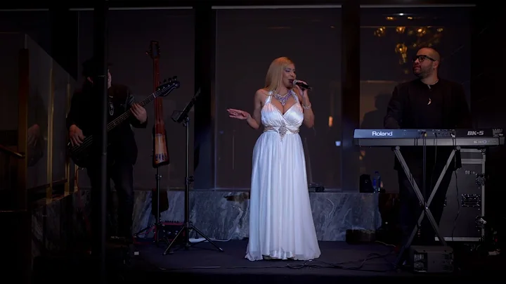 Micki Murphy sings Conrad Gallery Bar