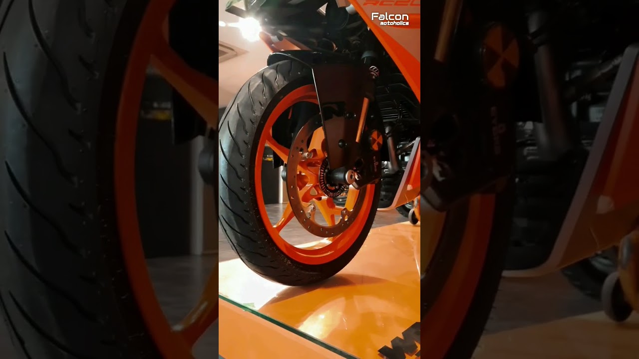 CINEMATICS OF KTM RC 200 WITH BAAZIGAR FT. @KTM @KTMIndia-ReadyToRace