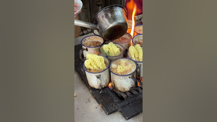 河南信阳茶缸方便面，8元一碗，还可以加鸡蛋，味道不错挺好吃
