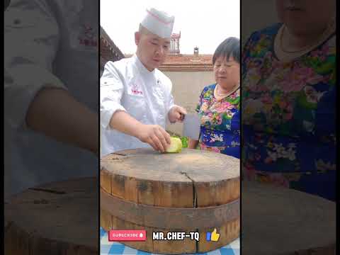 Amazing Cutting Skills – Sculpting with a Knife by China’s Chef King