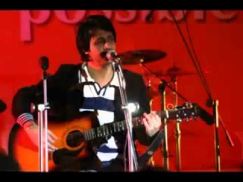 kuch is tarah atif aslam doorie azgar khan kuch is tarah atif aslam doorie azgar khan